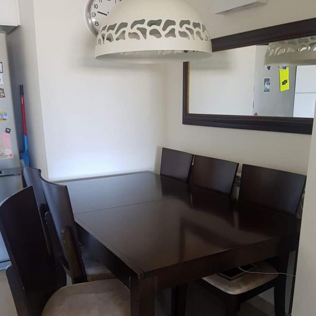 תמונה של הפינת אוכל הקודמת שצריכה להתאים לסלון (ל"ת)