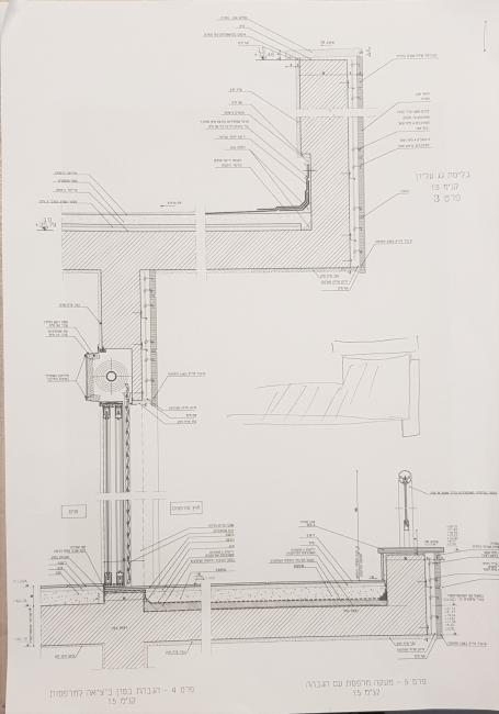 פרט יציאה למרפסת כולל תריס גלילה ומעקה