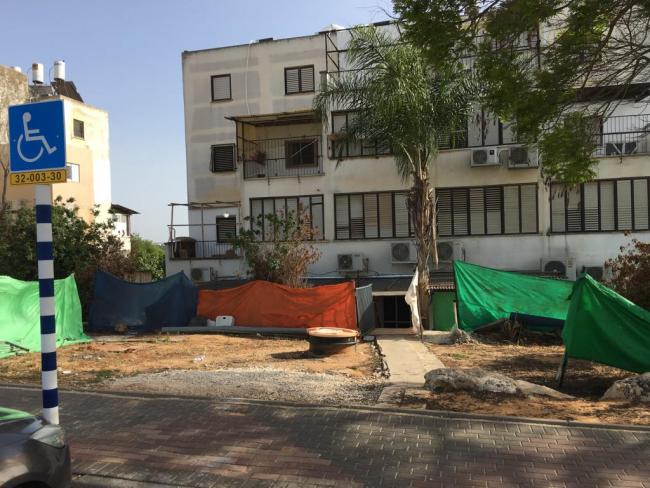 צובר גז בשטח מגרש בנין פרטי