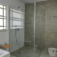 מקלחון פינתי 8 מ&quot;מ 90X90, שתי דלתות
