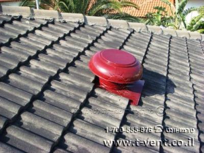 מפוח גג ברעננה על גג רעפים מסוג אקרשטיין 