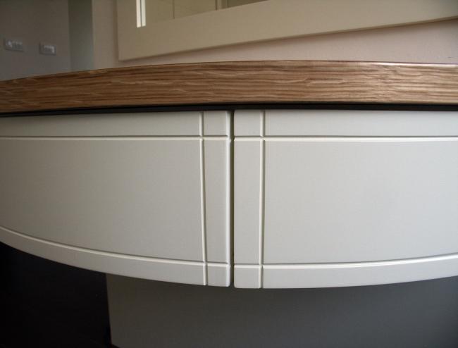 פרט מגרה בשולחן מעוגל