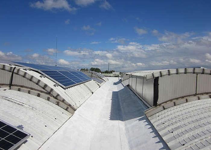 מבט על גג ששופץ בעזרת Wingum Plus H2O ומספק ה