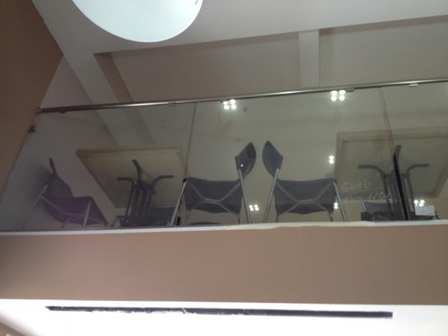 פיצרייה-בית קפה במרכז המסחרי