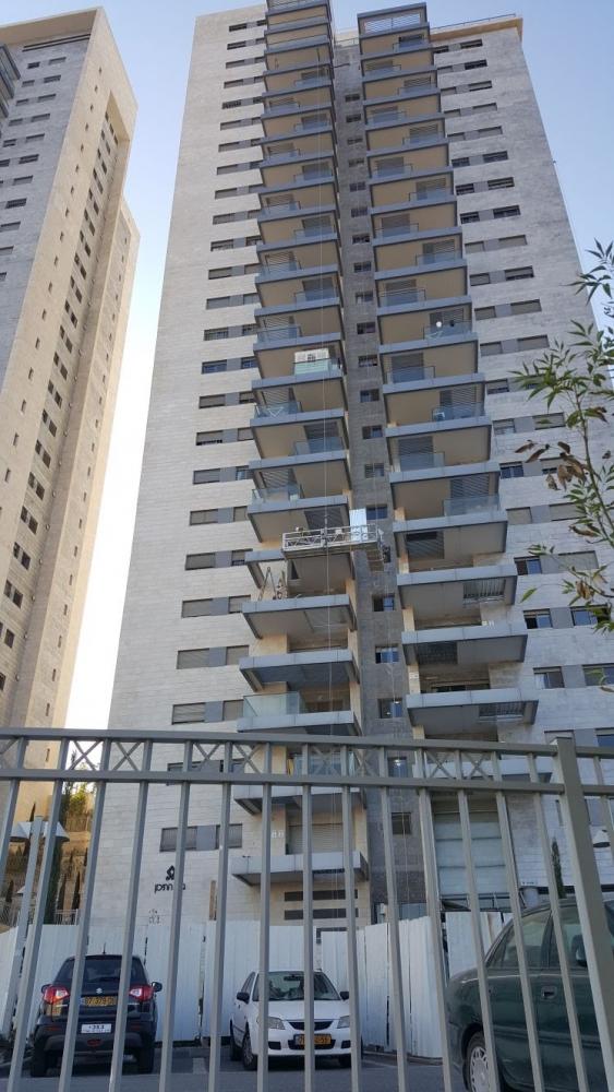 תוספת מרפסות לבניין רב קומות
