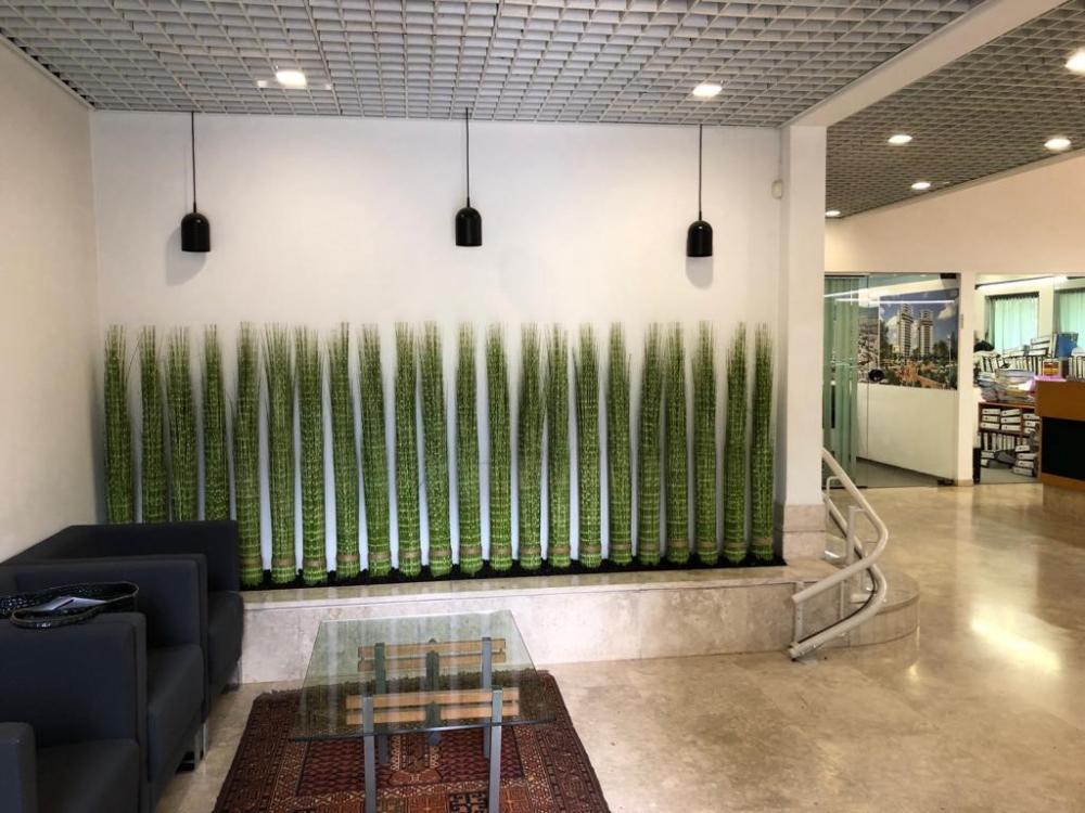 דקורציה במשרדי חברת נדל&quot;ן