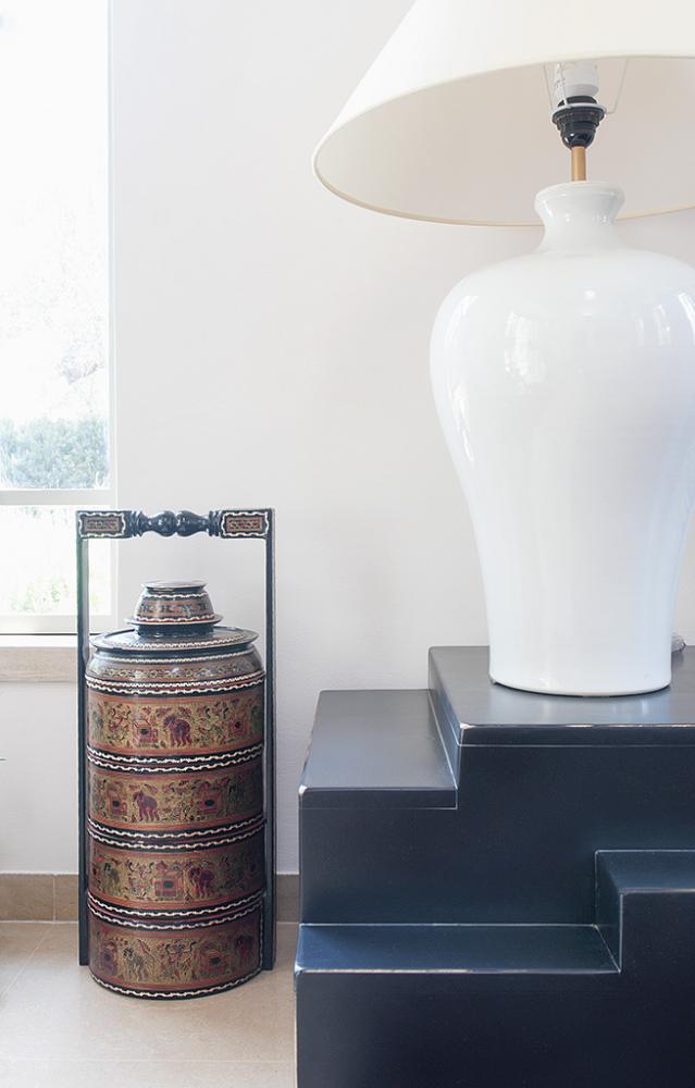 תקריב שידת טלויזיה