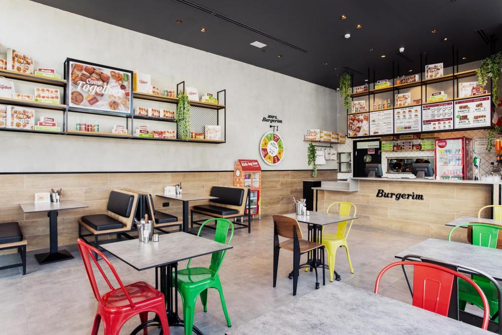 בורגרים נתניה חלל הסעדה