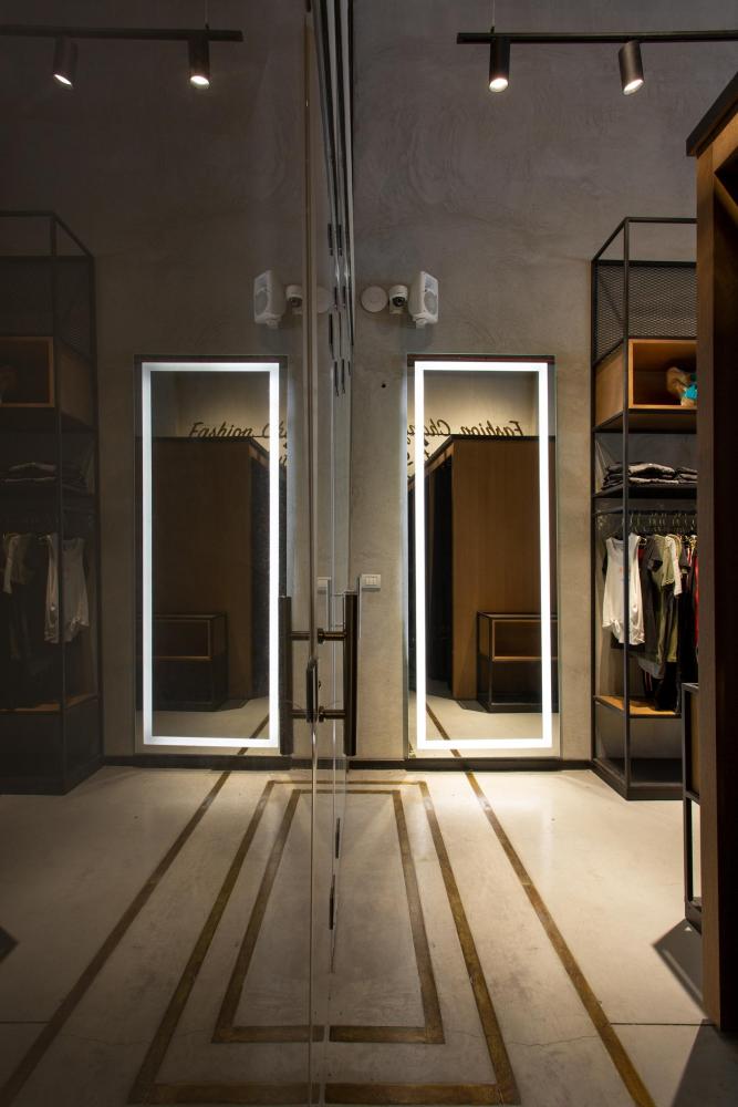 עיצוב חנות בגדים