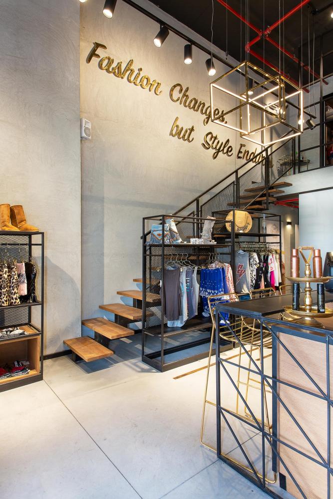 עיצוב חנות בגדים