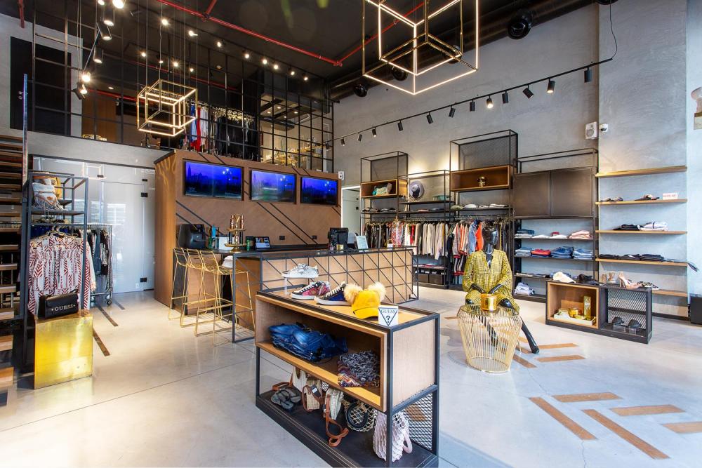 עיצוב חנות בגדים