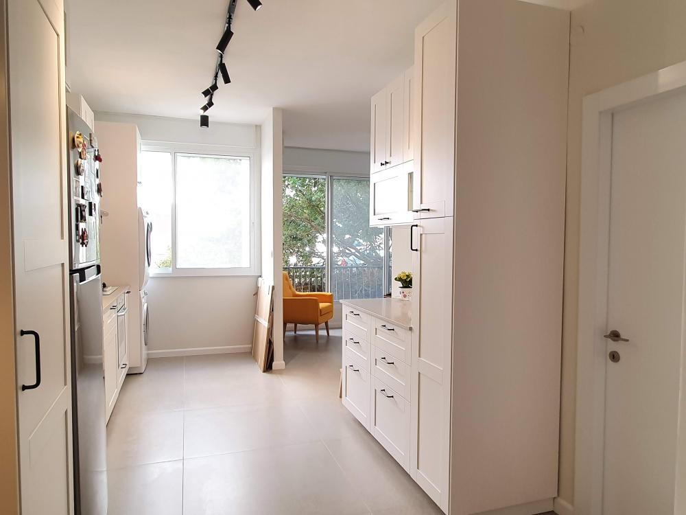 מבט מכיוון הכניסה לדירה