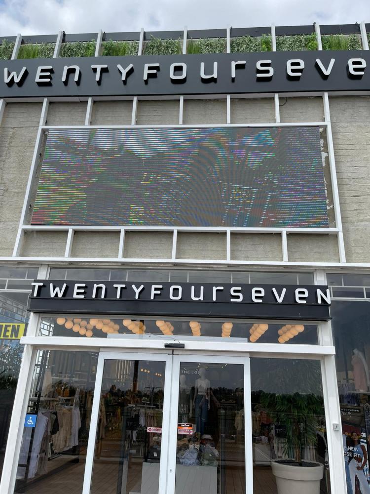 TwentyFourSeven יהוד