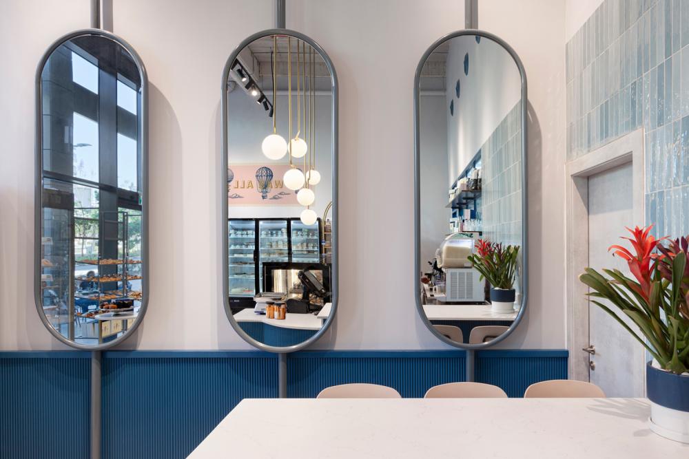 מראה אובאלית על עמוד