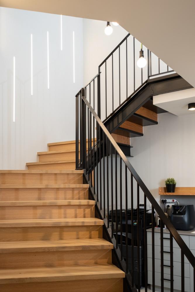 מדרגות פתוחות