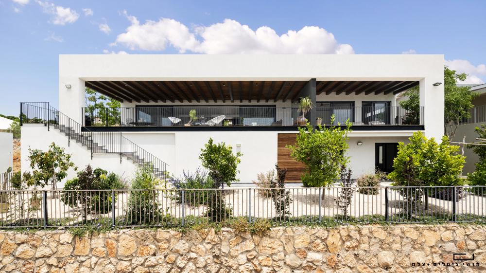 הבית על הגבעה