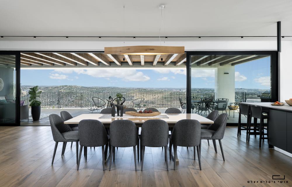 הבית על הגבעה