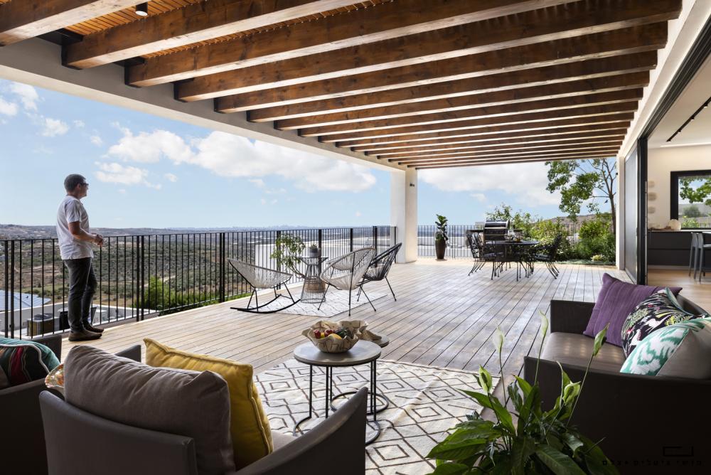 הבית על הגבעה