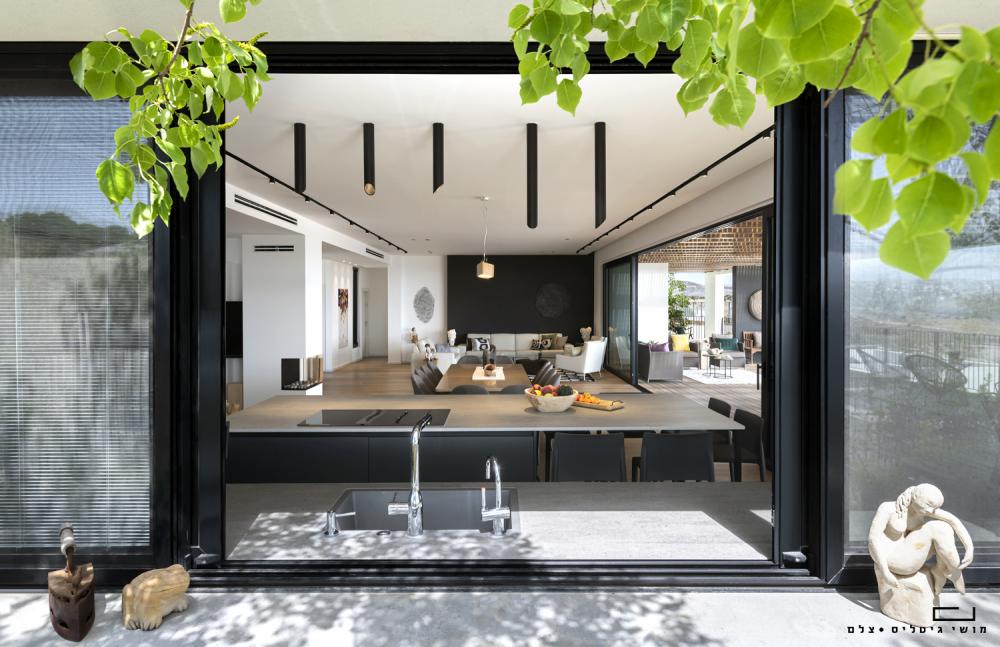 הבית על הגבעה