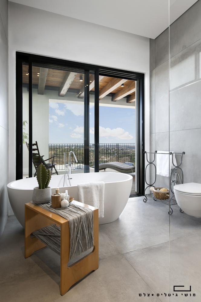 הבית על הגבעה