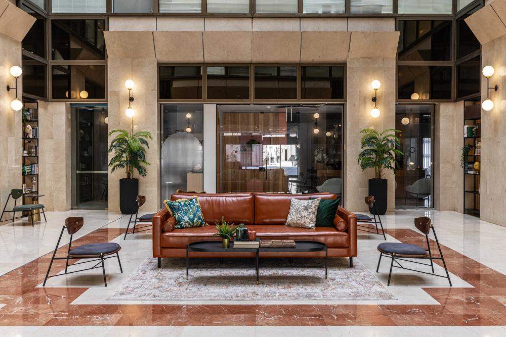 מבט אל אזור ההמתנה