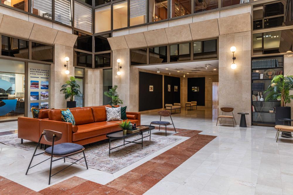 מבט אל אזור ההמתנה