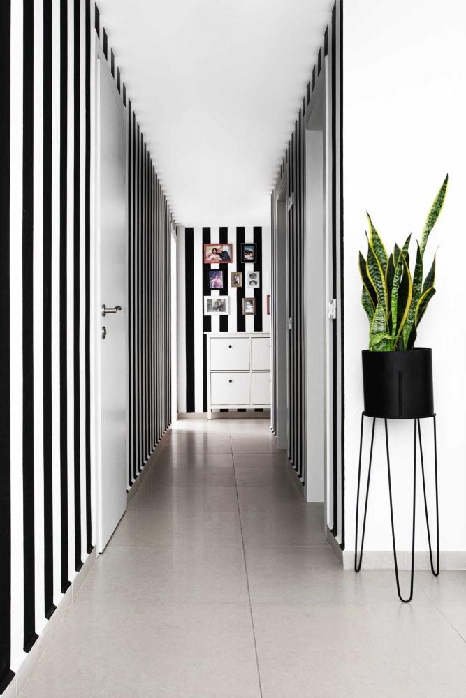 מבט אל המסדרון