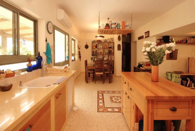 מטבח ופינת אוכל לאחר שיפוץ