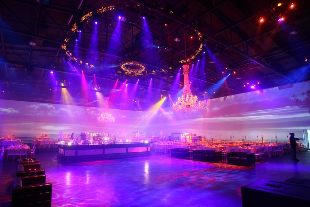 האנגר 11 - תאורה