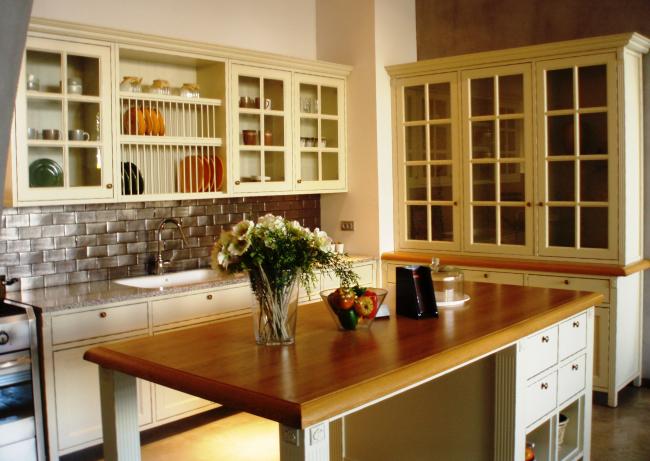 גאיה אולם תצוגה- אבזור וסטיילינג