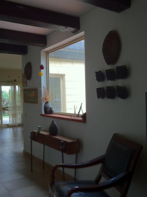 המבואה מפרידה בין איזור הפרטי לאיזור הציבורי