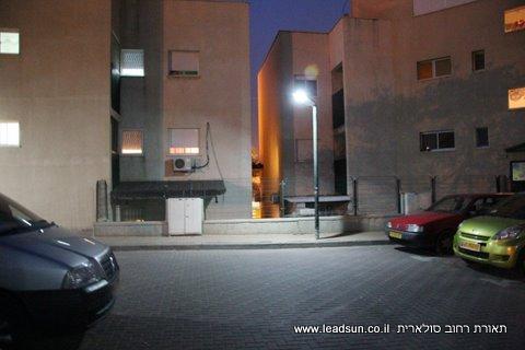 תאורה סולארית במתחם מגורים בשדרות