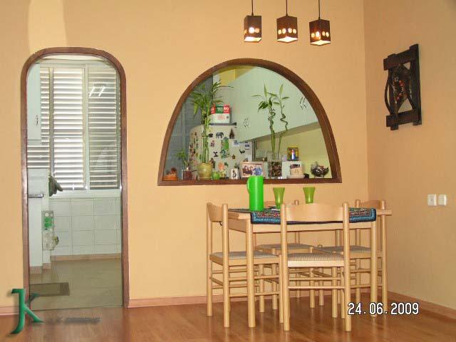 סגנון כפרי אך מודרני. יש נגיעות של 2 הסגנונות