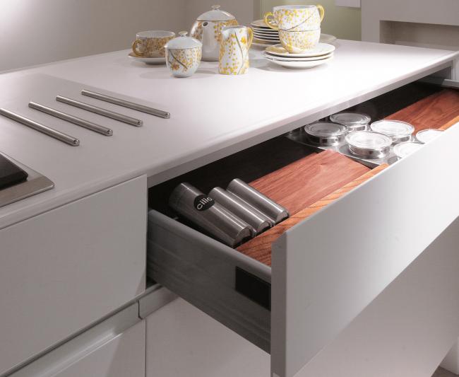 מטבח מודרני לבן מקוריאן