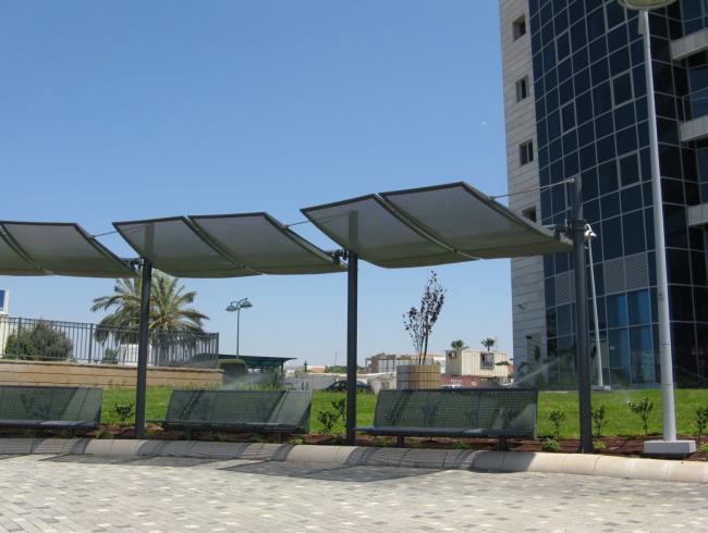 פרגולות מעל ספסלי ישיבה