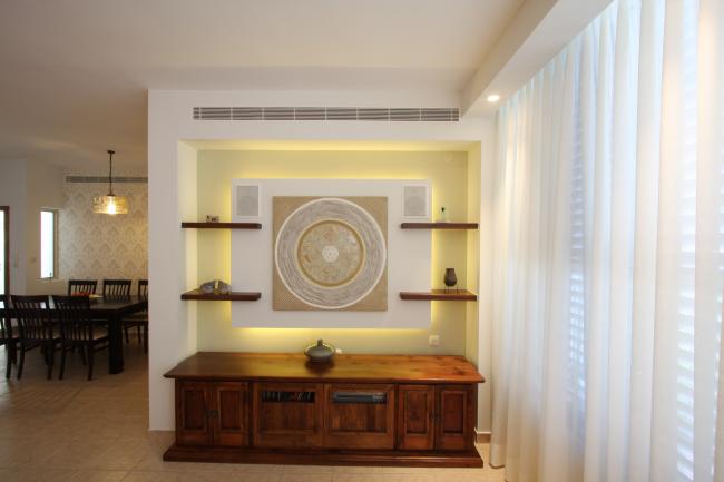 נישת גבס, תאורה נסתרת ותמונה כנקודת המיקוד בסל 