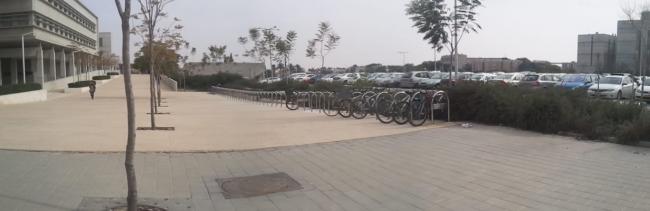 חניה לאופניים בניין פיזיקה אוניברסיטת בן גוריון
