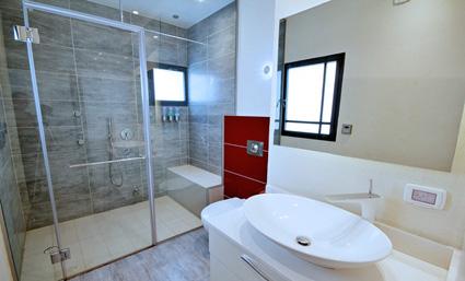 חדר הרחצה בחדר שינה