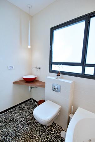 חדר הרחצה של האורחים