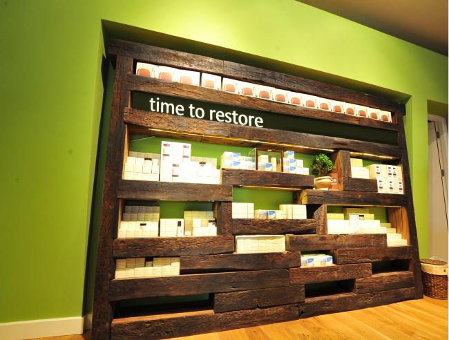 רהיט מוצרי פנים, עשוי מעדני רכבת