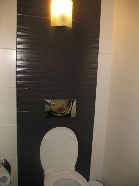 המקלחת נהרסה כליל ונבנתה מחדש