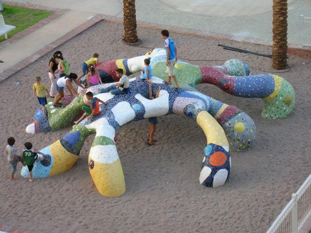 "אלמוג" עם זוגות של פתחי דיבור משחק קול