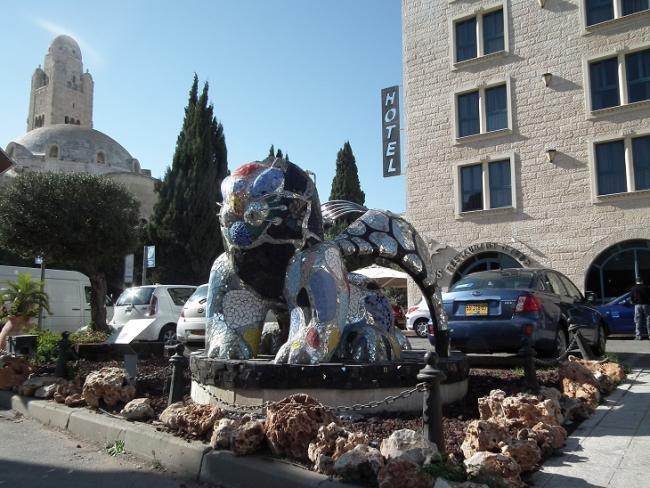 פסל &quot;אריה&quot; מול מלון &quot;מלך דוד&quot; בירושלים