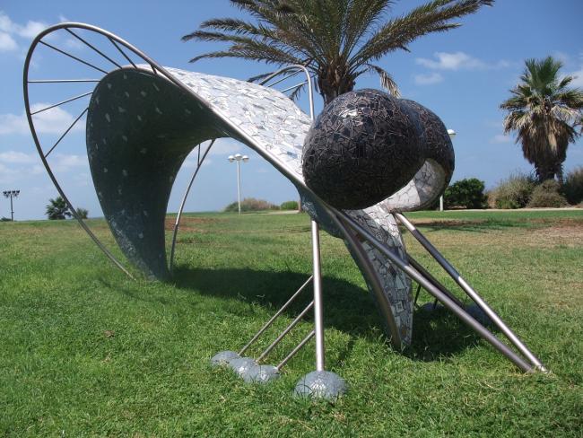 פסל &quot;יתוש&quot;