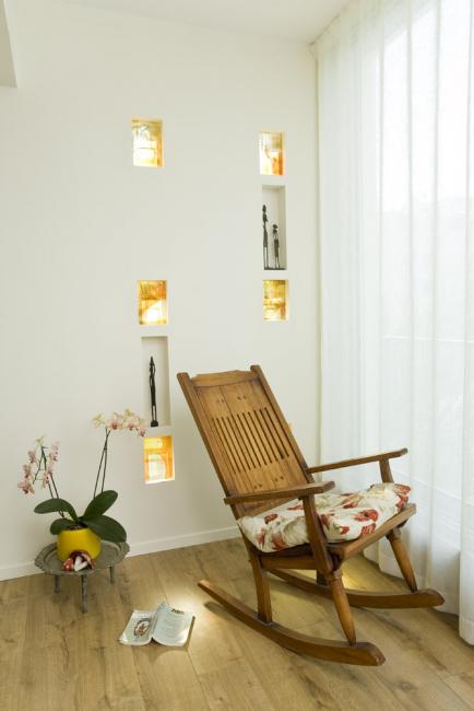 נישות הזכוכיות הצבעונית חודשו ונשמרו 