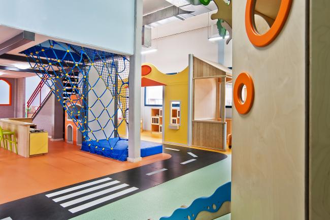 מבט לעבר האורווה והווטרינר