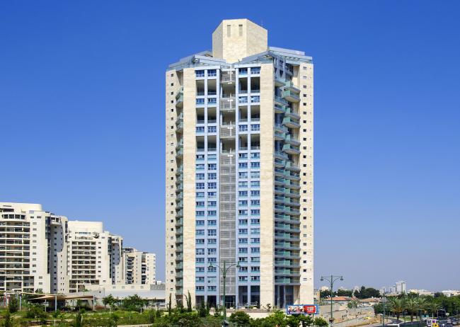 המגדל בפארק, גבעתיים