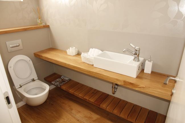 שרותי האורחים.