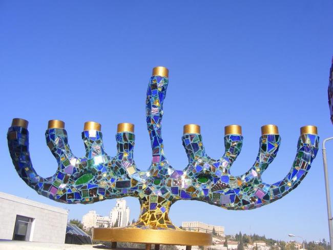 פסל &quot;חנוכיה&quot;