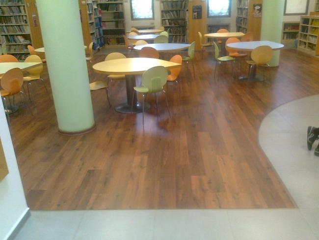 פרקטים למינציה בסיפריה של בית הספר